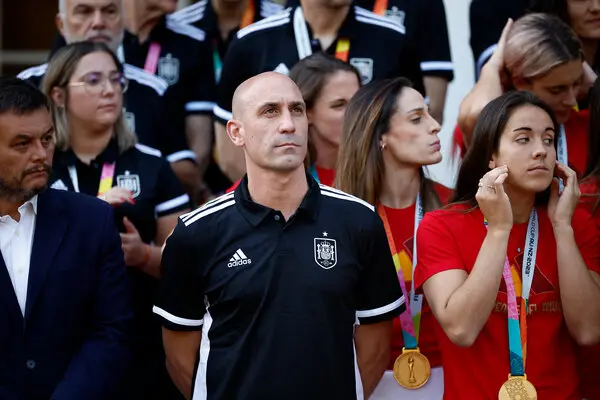 Spanish FA president Luis Rubiales steps down over kissing scandal.