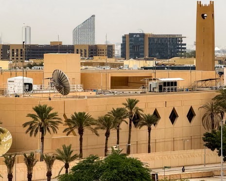 US Urges Citizens to Leave Middle East as Iran Conflict Escalates